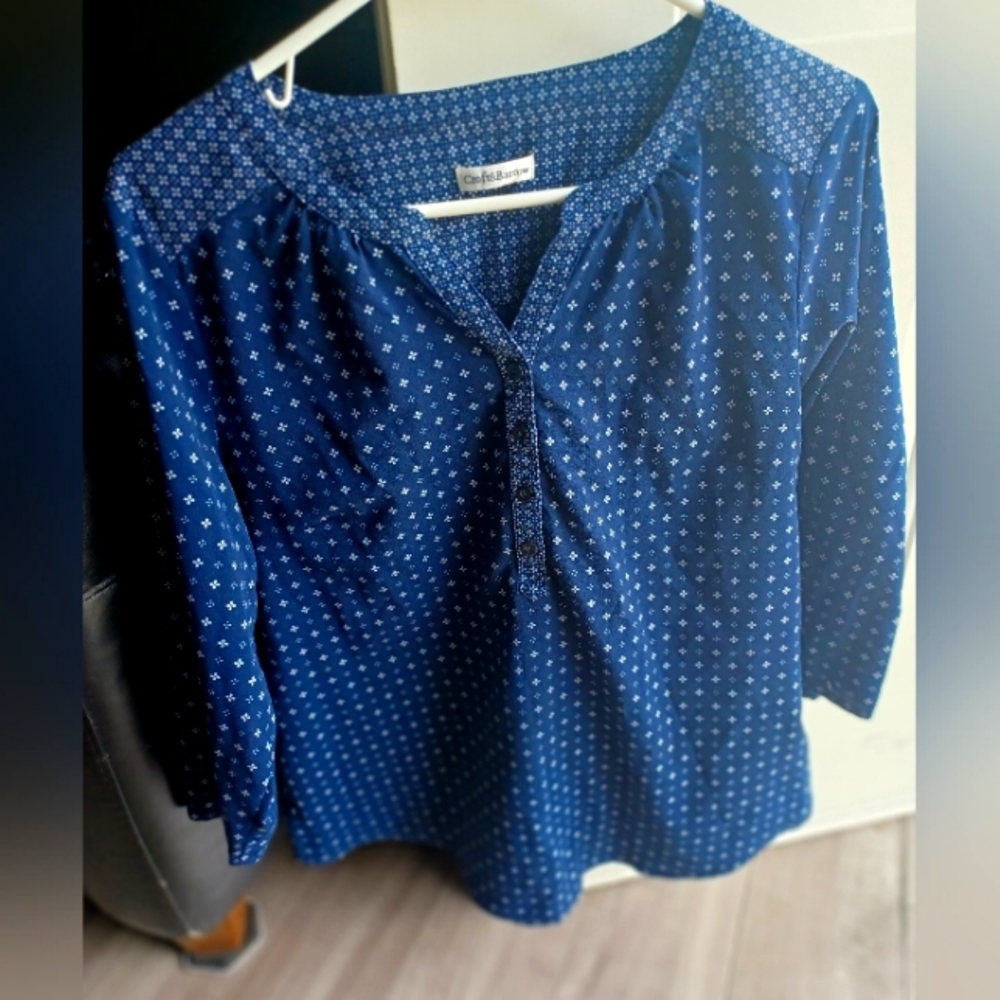 Croft&Barrow size M blouse color blue